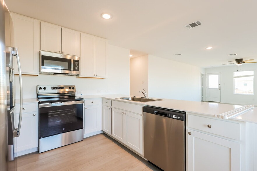 Building Photo - 536 Roquefort St