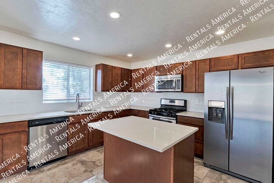 Building Photo - 3460 W Sky Ridge Loop