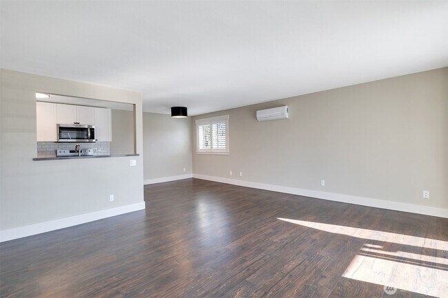 Building Photo - 1016 SW 152nd St