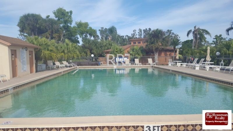 Building Photo - 6494 Royal Woods Dr