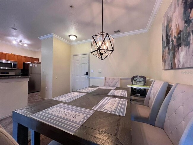 Building Photo - 2730 Via Tivoli