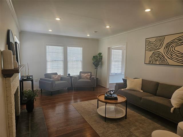 Building Photo - 7010 Vivian Ave