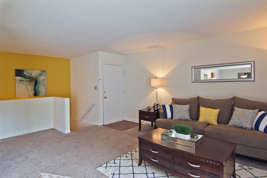 Tates Creek Village 3051 Kirklevington Dr Lexington KY 40517