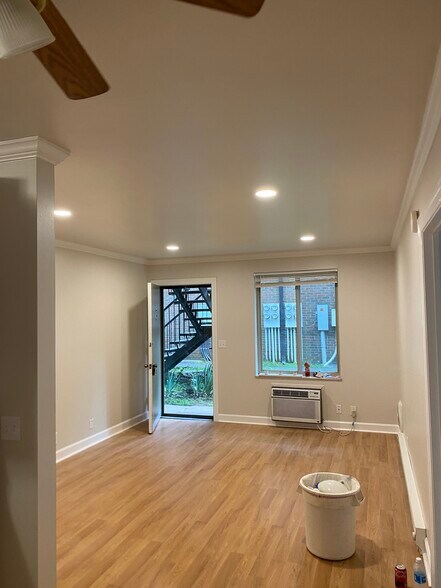 Building Photo - 2601 Hillsboro Pike
