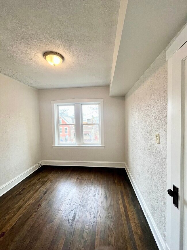 Building Photo - 3636 W Iowa St
