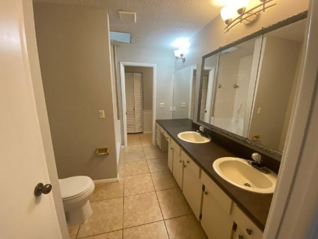 Building Photo - 3 Bedroom 2 Bath home in New Smyrna Beach for RENT!