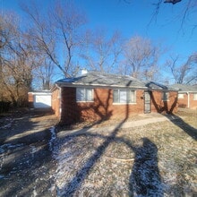 Building Photo - Devington Area 3BR House w/Garage!