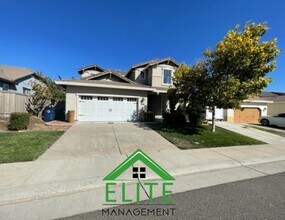 Building Photo - Beautiful 4-Bedroom Home in Desirable Ranc...