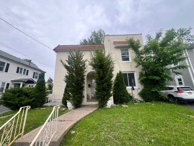 Primary Photo - 936 Parkside Ave.