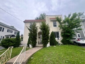 Building Photo - 936 Parkside Ave.