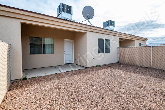 Building Photo - PEAR3527