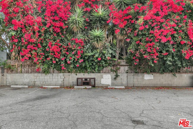 Building Photo - 11842 Venice Blvd.