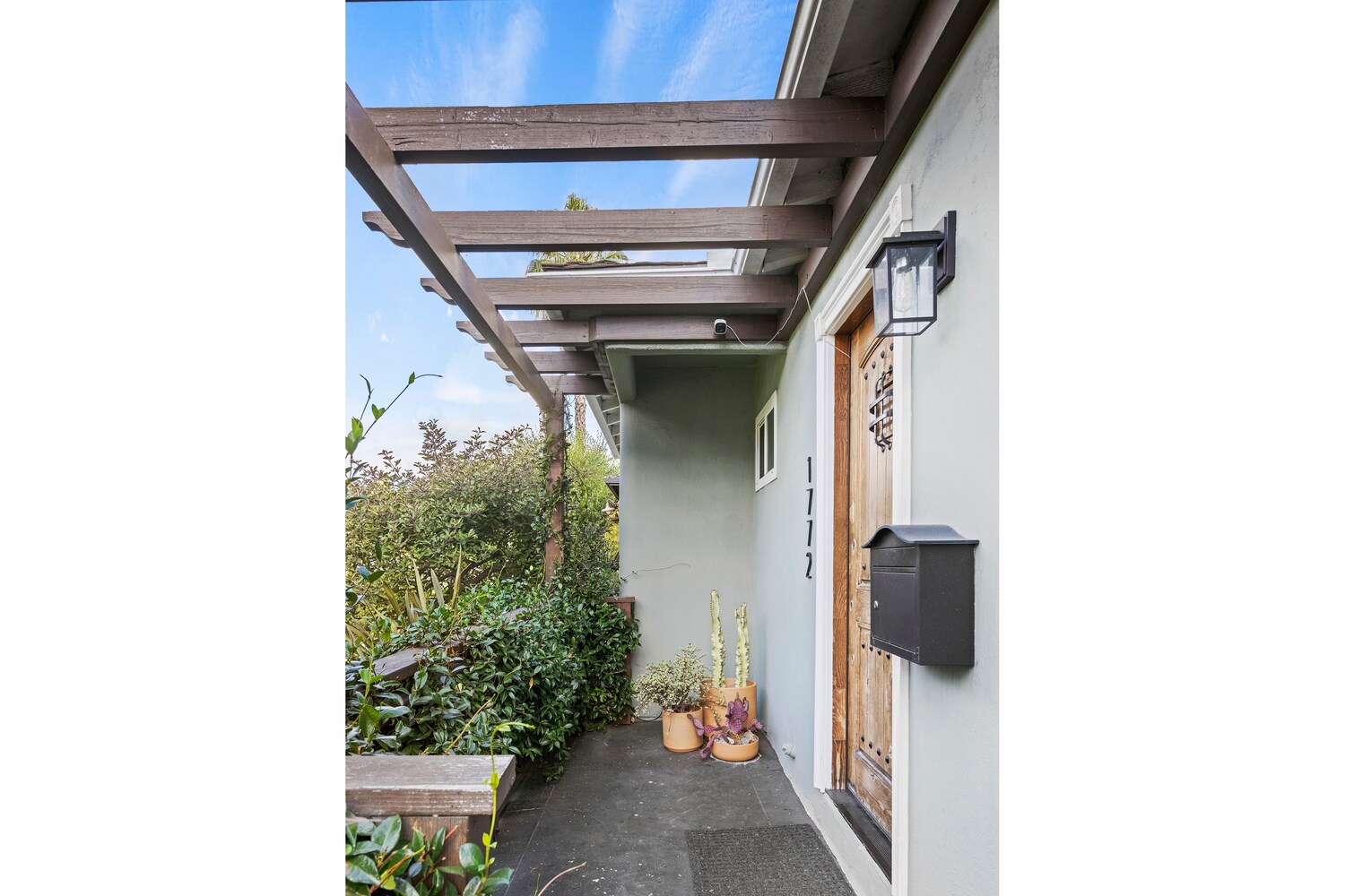 Building Photo - 1772 S Orange Grove Ave