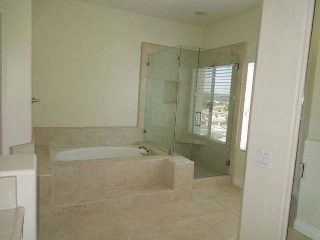 Building Photo - 32084 Pso Parallon