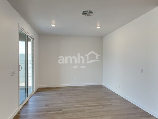 Building Photo - 20177 W Thomas Rd