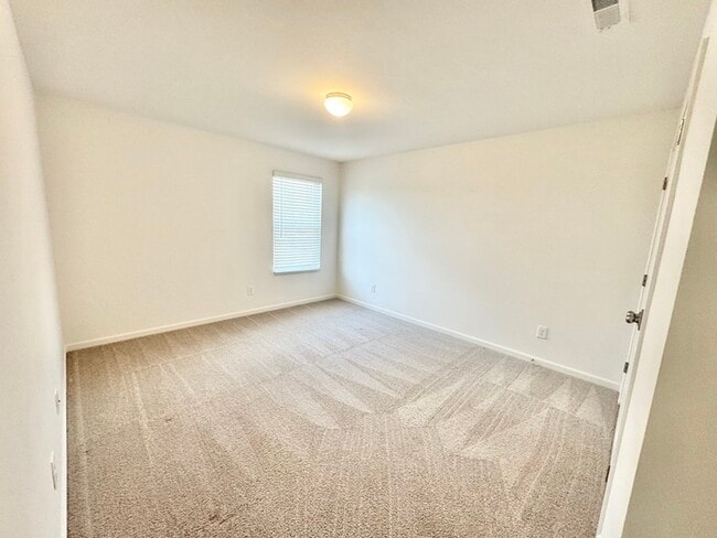 Building Photo - 3 br paired home with 2nd floor loft 2 car garage near I-40 and I-77