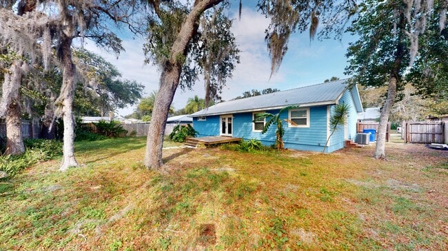 Building Photo - 620 Segovia Rd