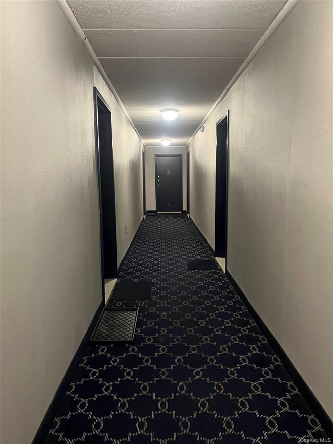 Building Photo - 666 Pelham Rd