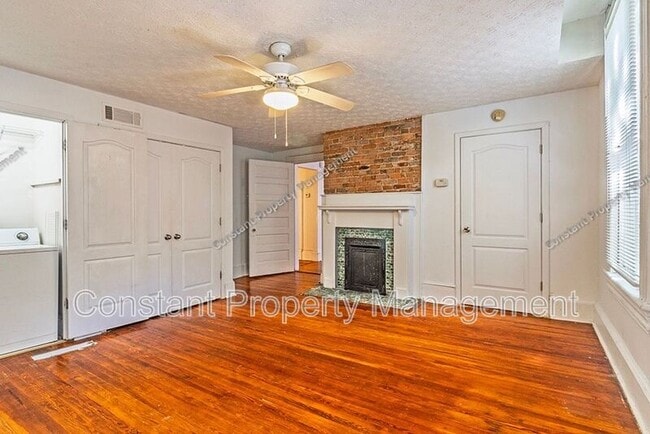 Building Photo - 1166 Bond St