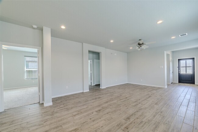 Building Photo - 10323 Birch Peak Dr