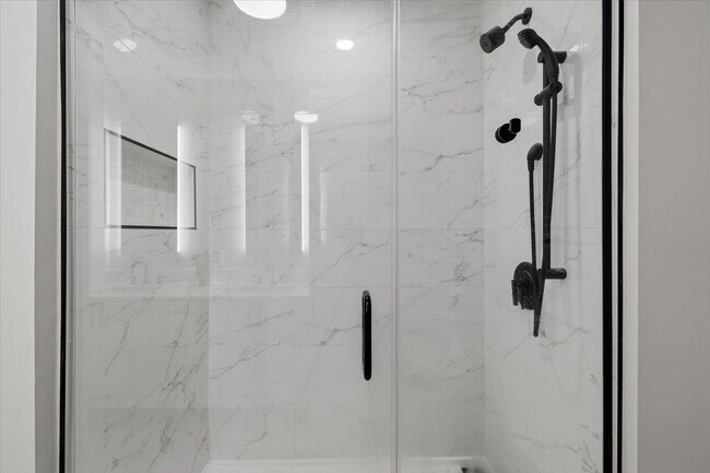 Building Photo - 18 Artisan Dr