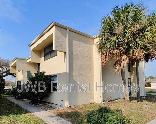 Building Photo - 1000 3rd St