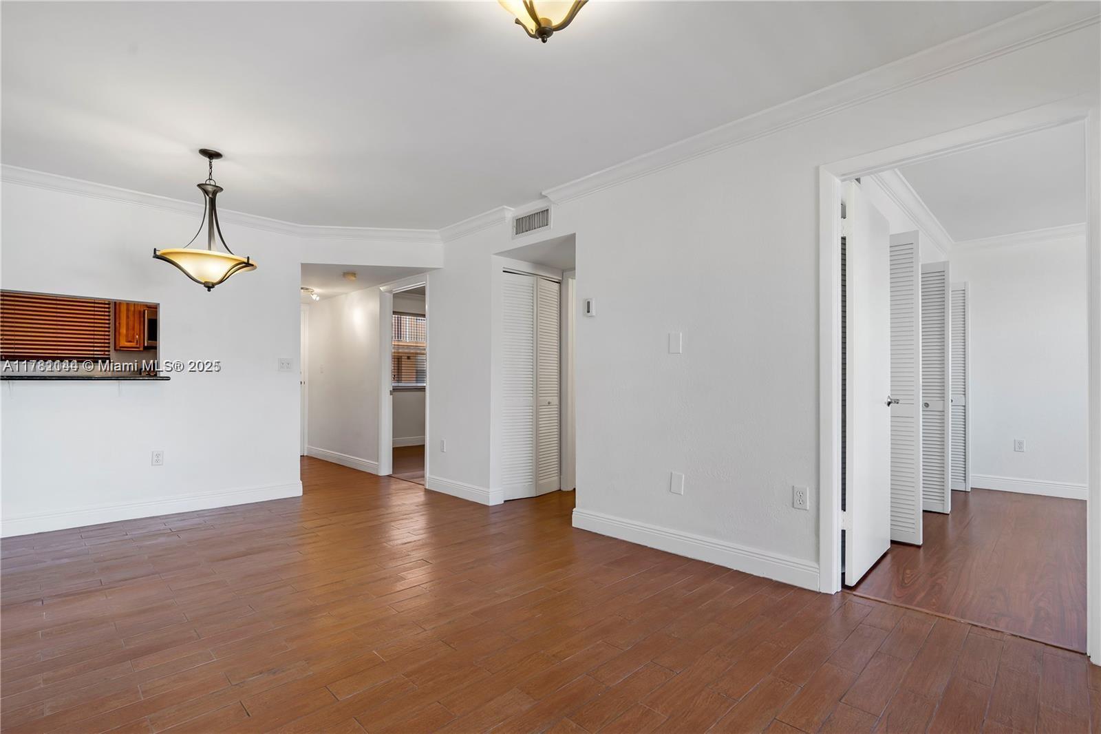 Building Photo - 2441 SW 31st Ave