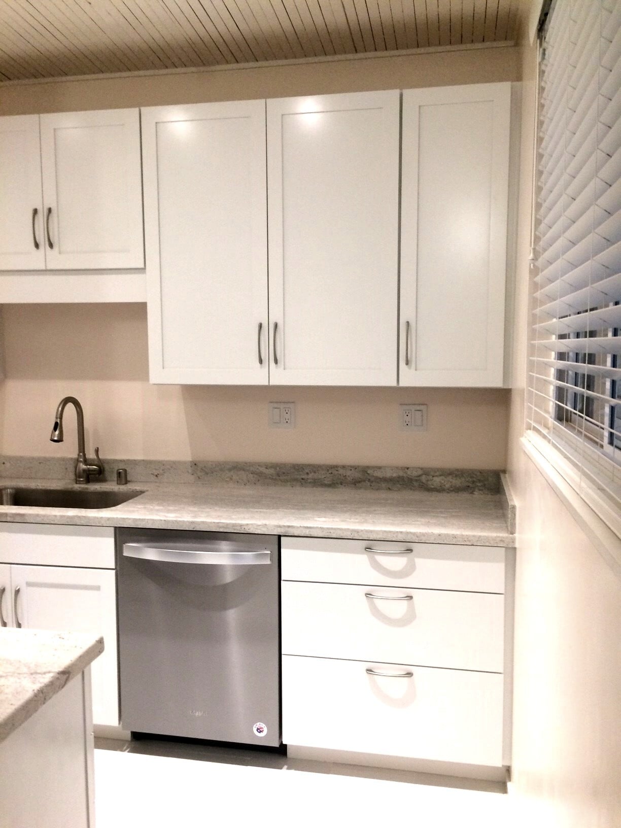 Kitchen sink - 626 Main St