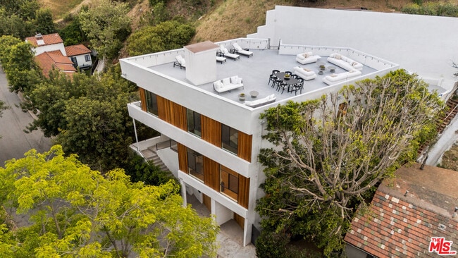 Building Photo - 2163 Outpost Dr