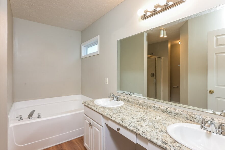 Building Photo - 3110 Cooper Woods Dr