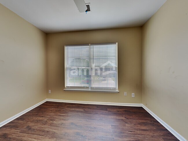 Building Photo - 503 Sparkleberry Ln