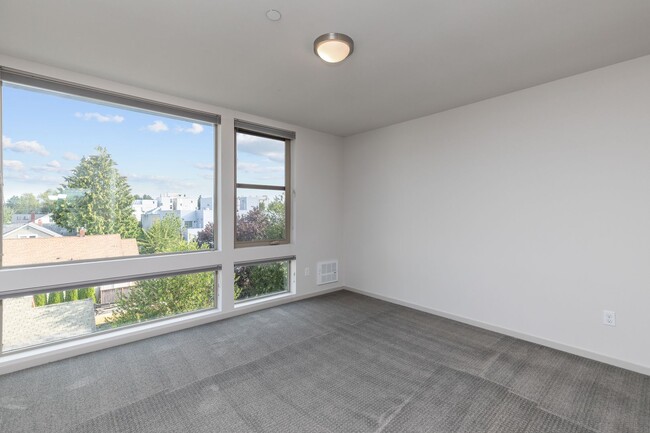 Building Photo - Stylish 3 BR/ 2/5 BA townhouse in Seattle