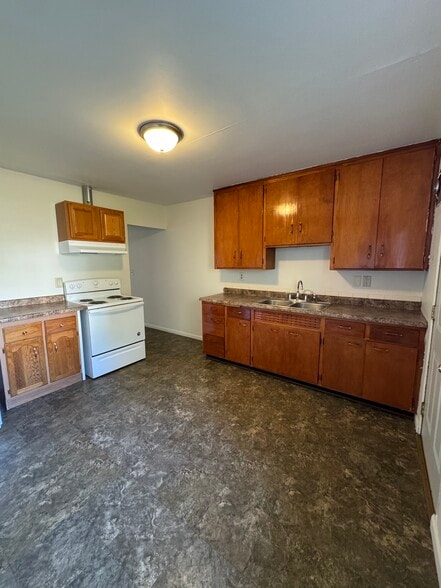 Primary Photo - 3013 Blakeley Ave