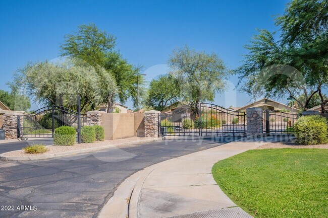 Building Photo - 30731 N Sunray Dr