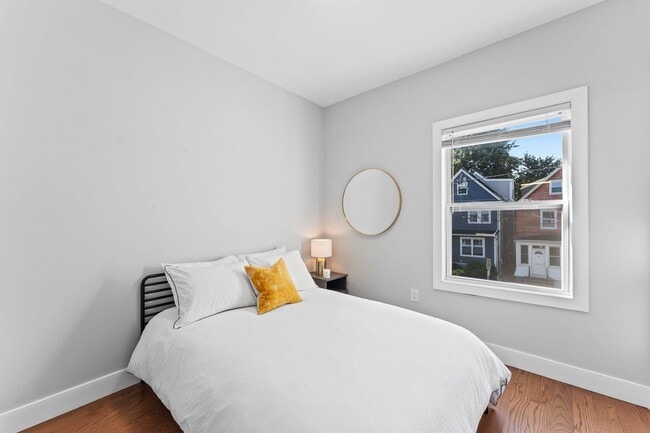 Building Photo - 76 Condict St