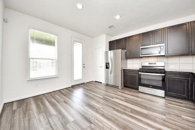 Building Photo - 22830 Brisbee Ln
