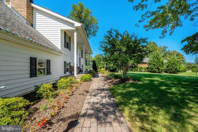 Building Photo - 4570 Lawnvale Dr