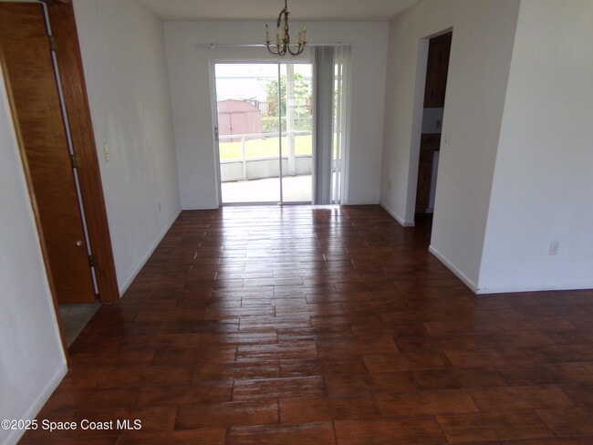 Building Photo - 1540 Fairlee Ave NW