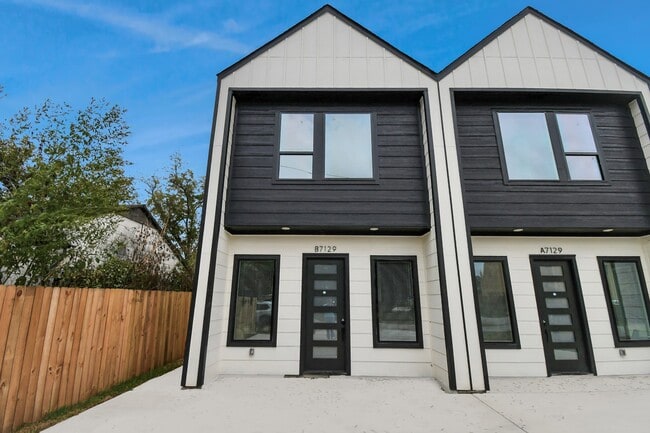 Building Photo - 7129 Sidney St