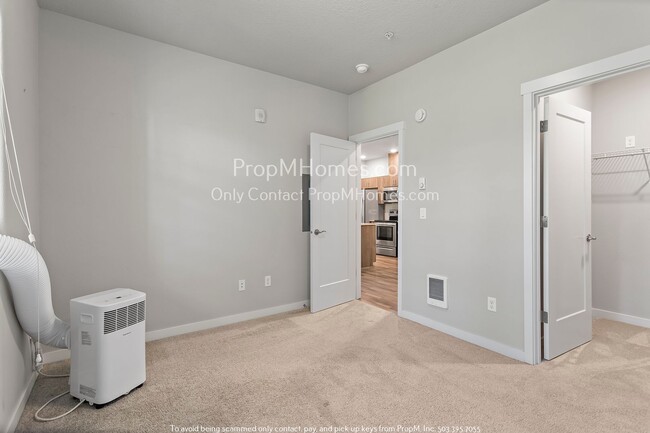 Building Photo - 16405 NW Chadwick Way