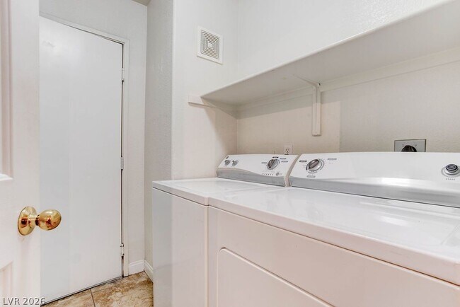 Building Photo - 3661 Renovah St