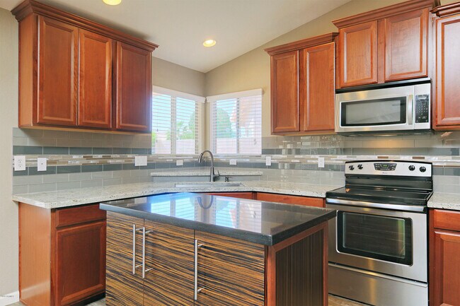 Building Photo - 8517 W Caribbean Ln