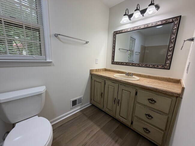 Building Photo - 3-Bedroom, 2.5-Bath House on Spacious Lot in west Athens, GA