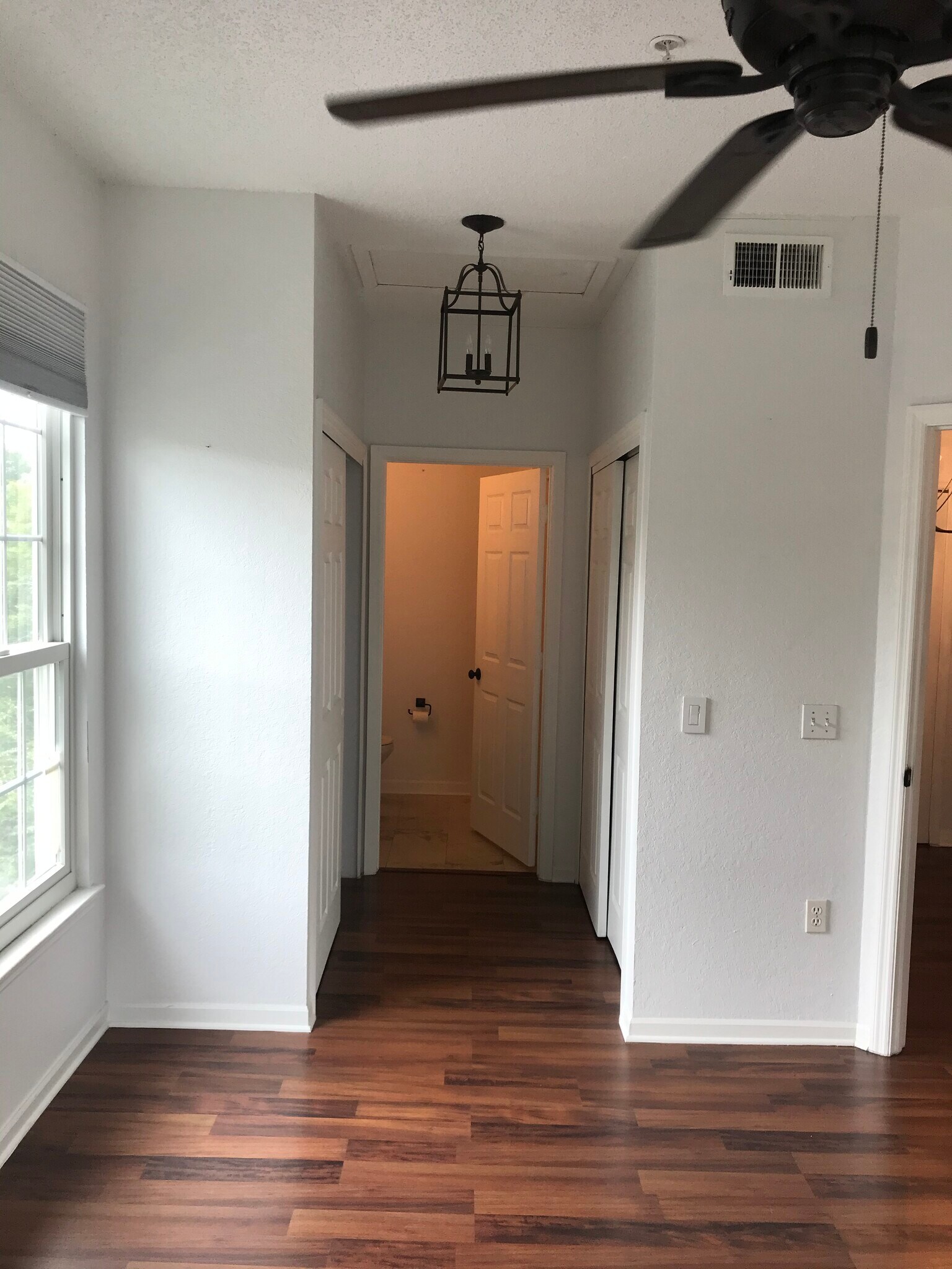 Building Photo - 8301 Elm Park Dr