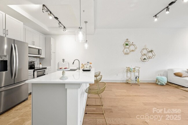 Building Photo - 125 W Tremont Ave