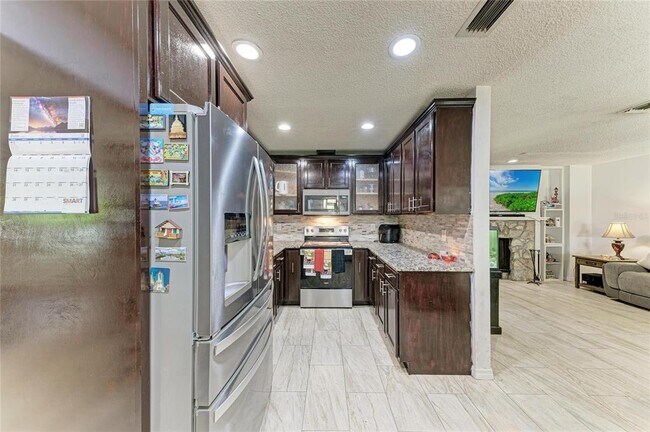 Building Photo - 1520 Sunnyhills Dr