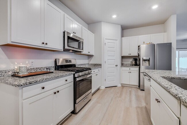Building Photo - Spacious 4BR Home in Rincon with Fenced Yard & Modern Comforts