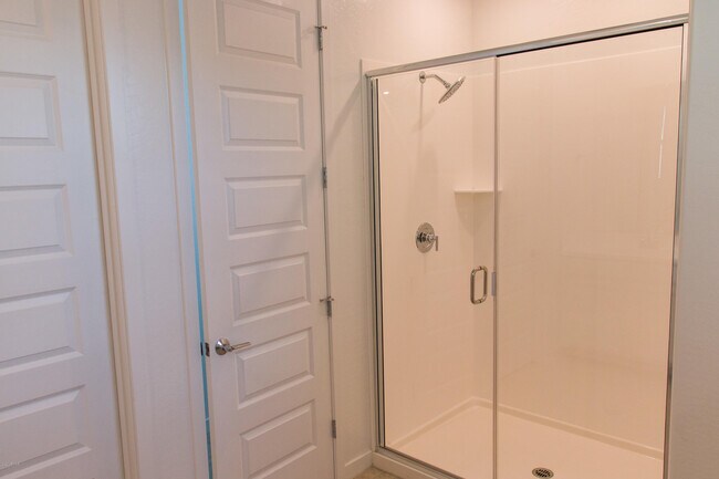Building Photo - 1106 E Weatherby Way