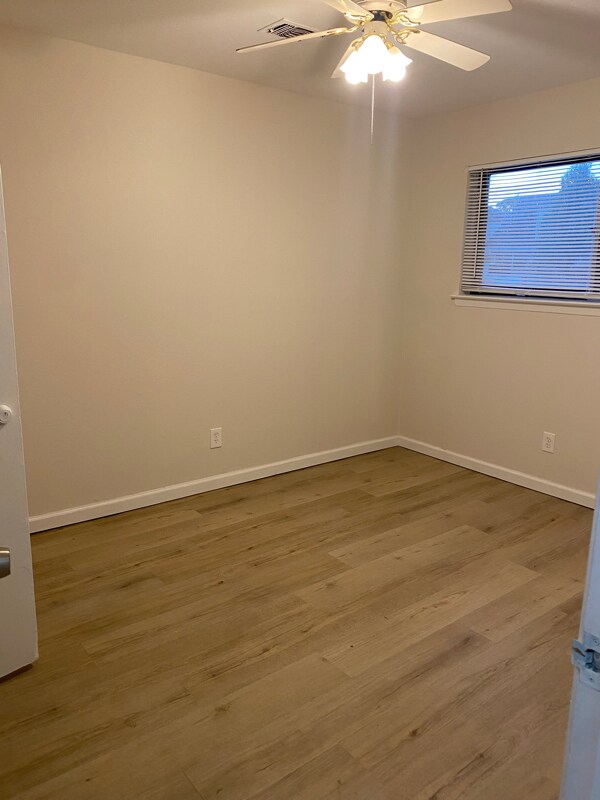 Building Photo - 514 Hughes Dr