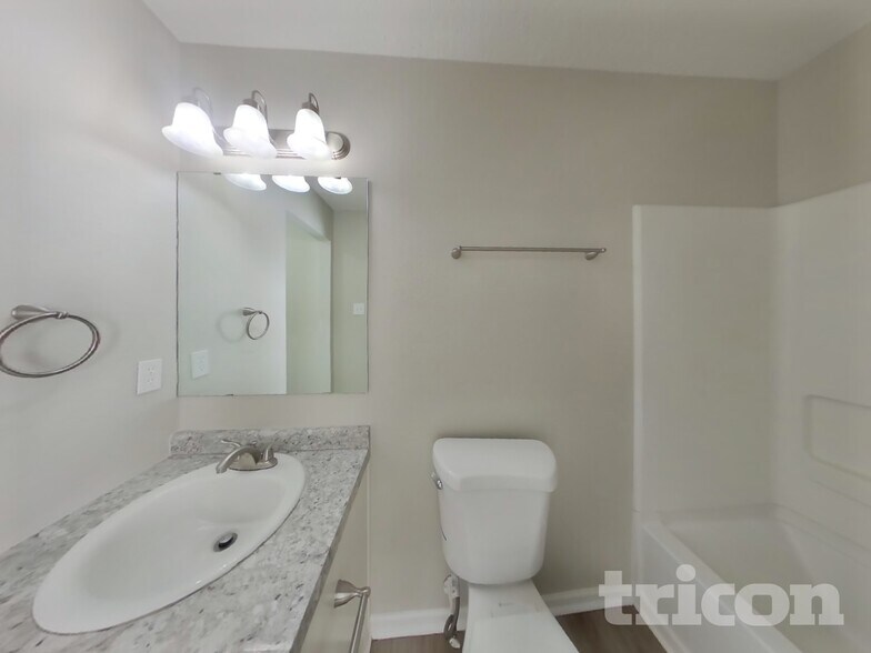 Building Photo - 2869 Ludwig Dr